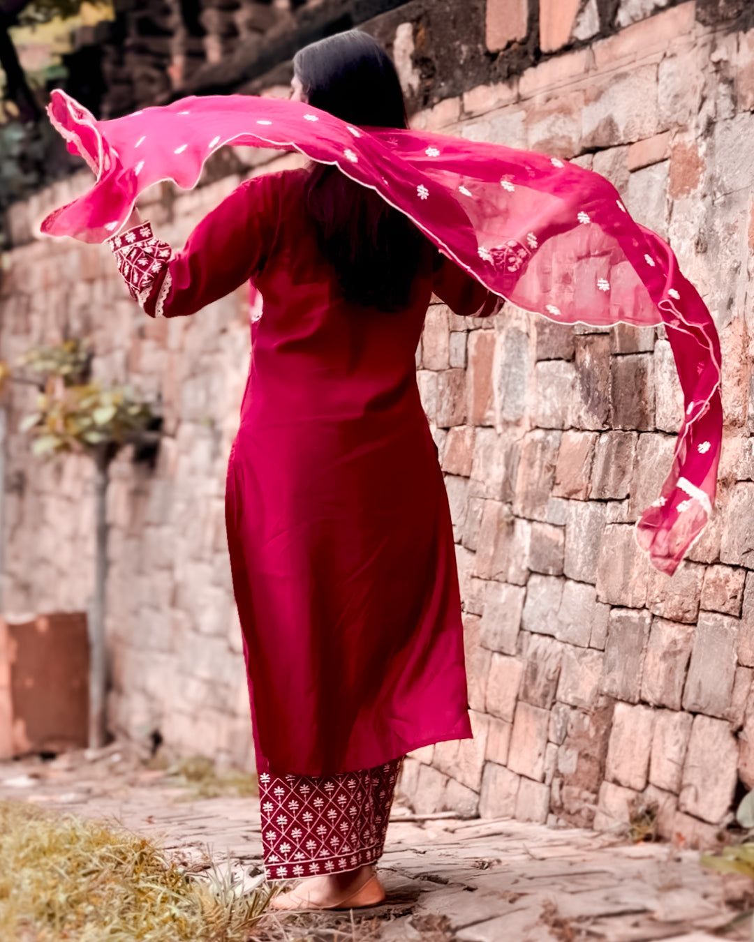 Crimson Élan – Embroidered Three-Piece Suit Set