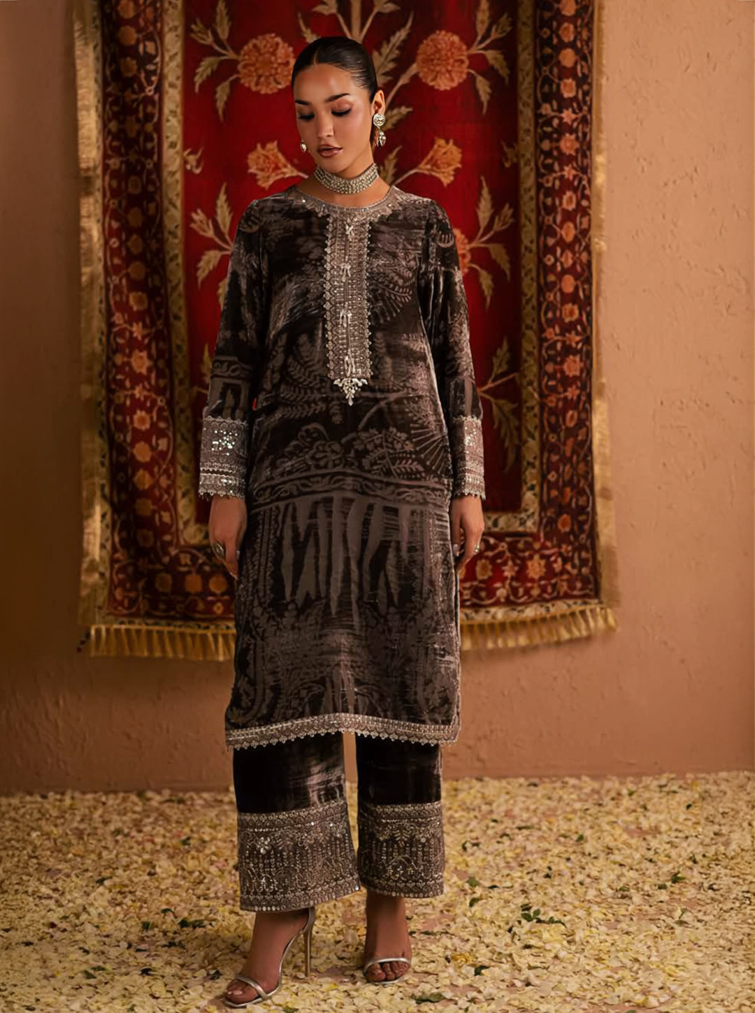 Grey Palachi Velvet 2-Piece Unstitched Suit Set