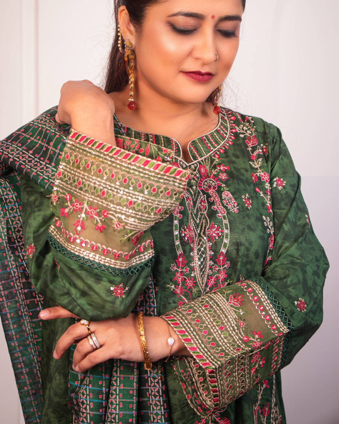 Emerald Magenta Rhapsody — Premium Luxury Lawn 3-Piece Set