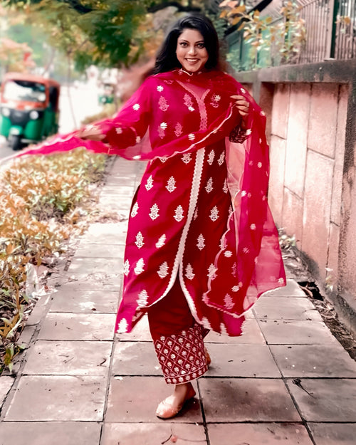 Crimson Élan – Embroidered Three-Piece Suit Set